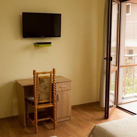 Alfa Guest Rooms With Parking Варна Екстер'єр фото
