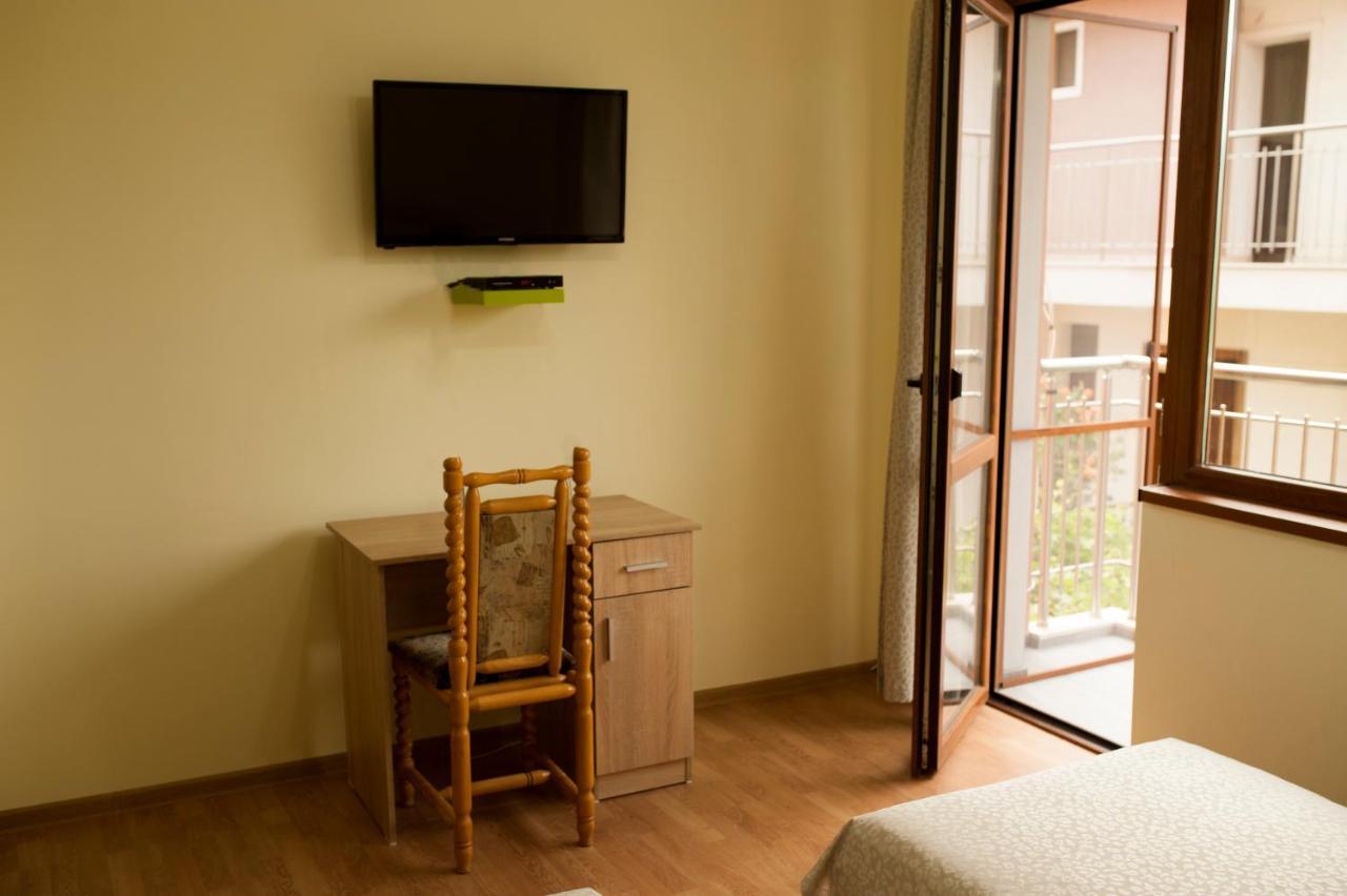 Alfa Guest Rooms With Parking Варна Екстер'єр фото