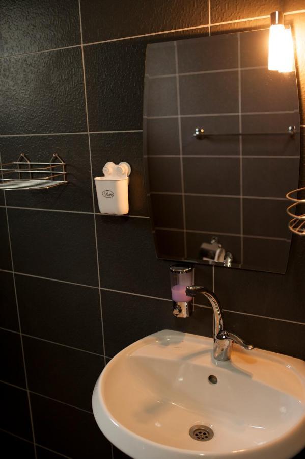 Alfa Guest Rooms With Parking Варна Екстер'єр фото
