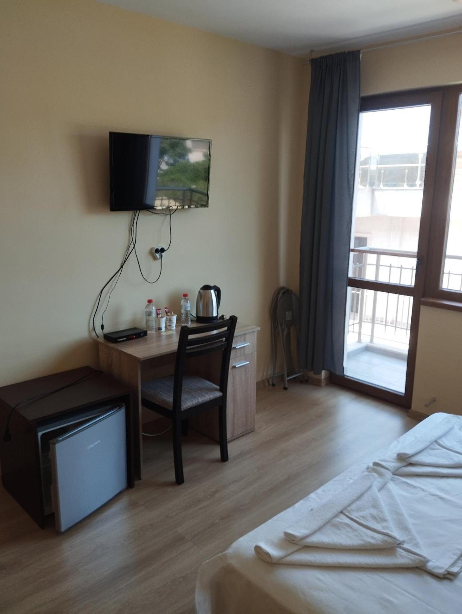 Alfa Guest Rooms With Parking Варна Екстер'єр фото