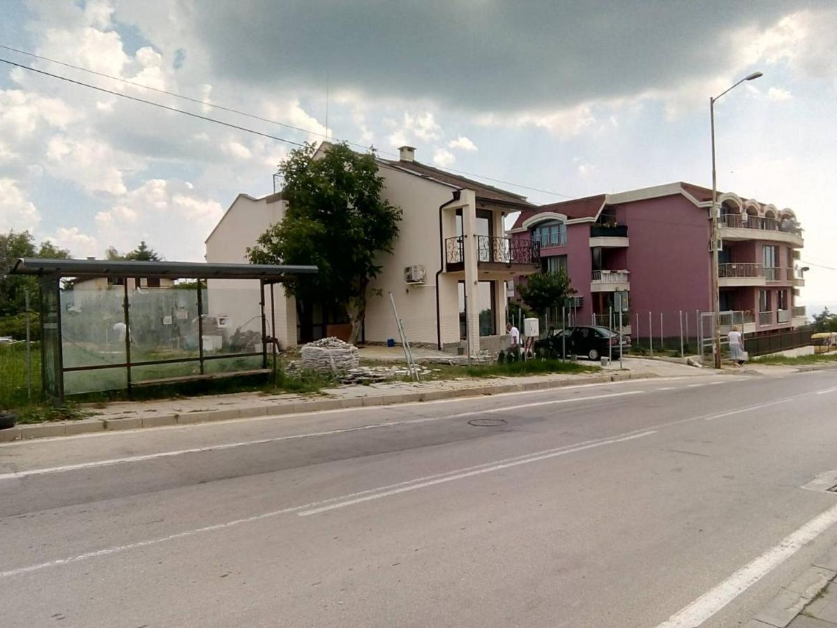 Alfa Guest Rooms With Parking Варна Екстер'єр фото