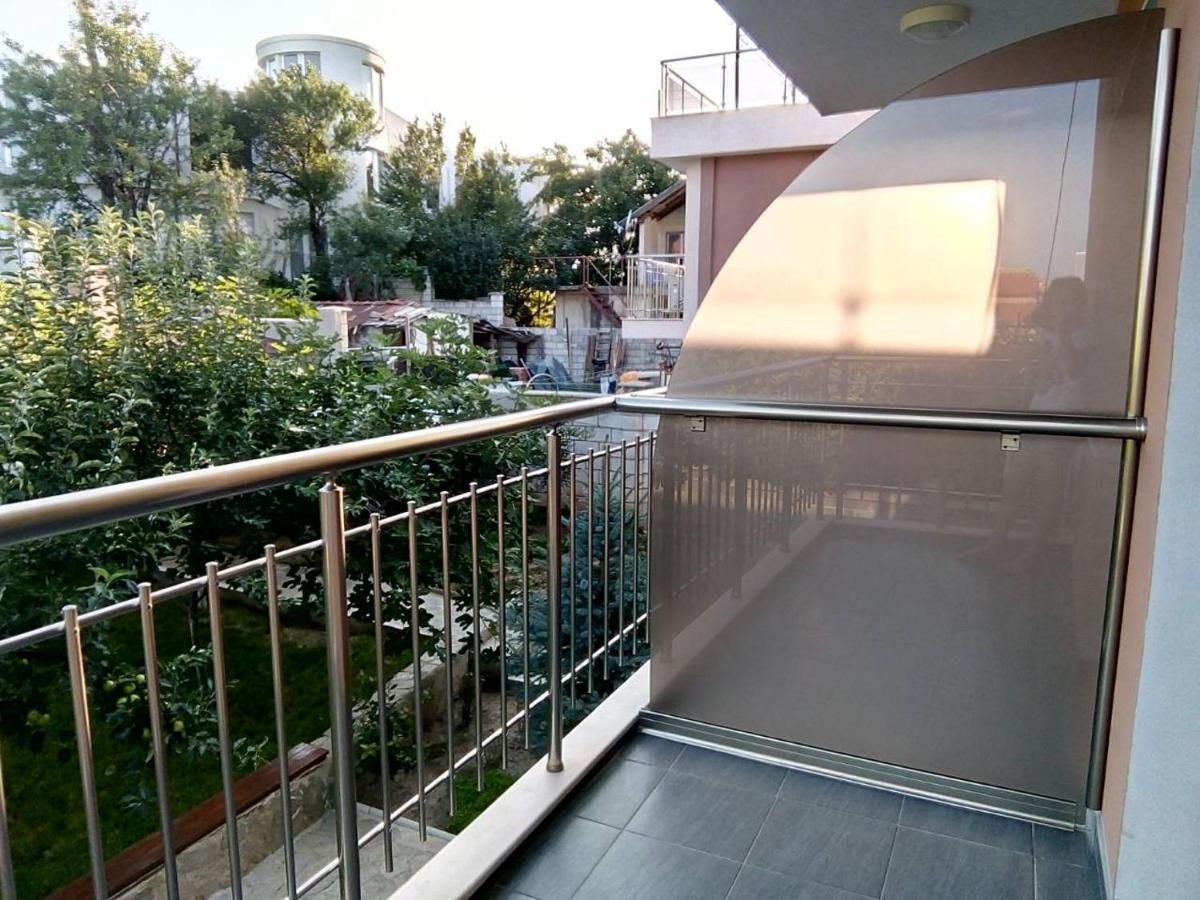 Alfa Guest Rooms With Parking Варна Екстер'єр фото