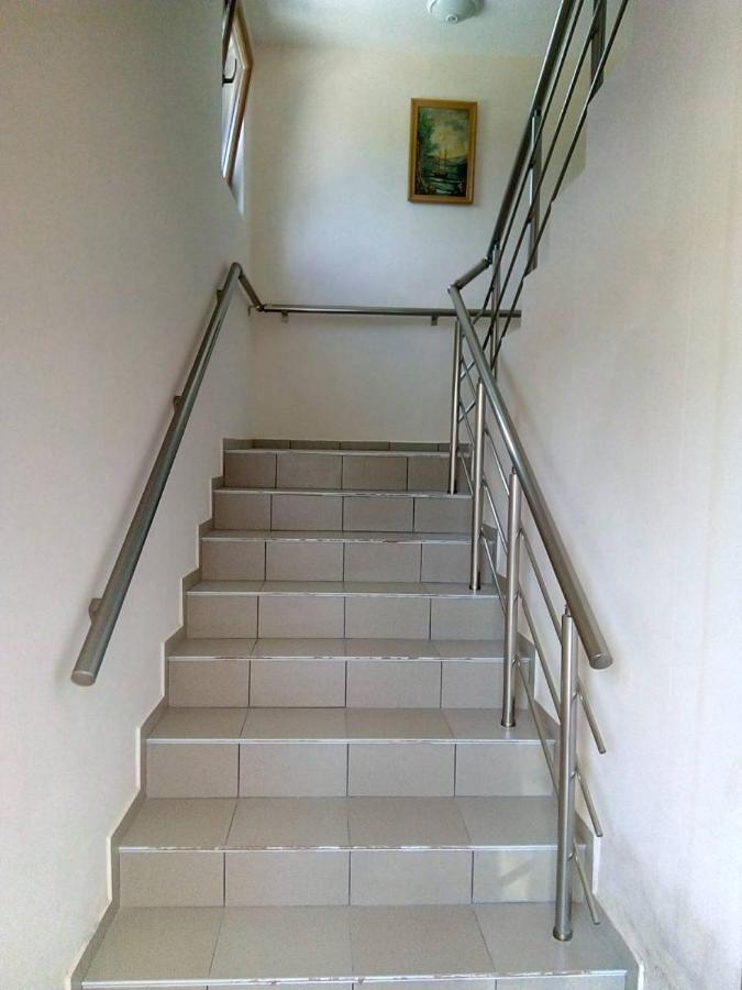 Alfa Guest Rooms With Parking Варна Екстер'єр фото