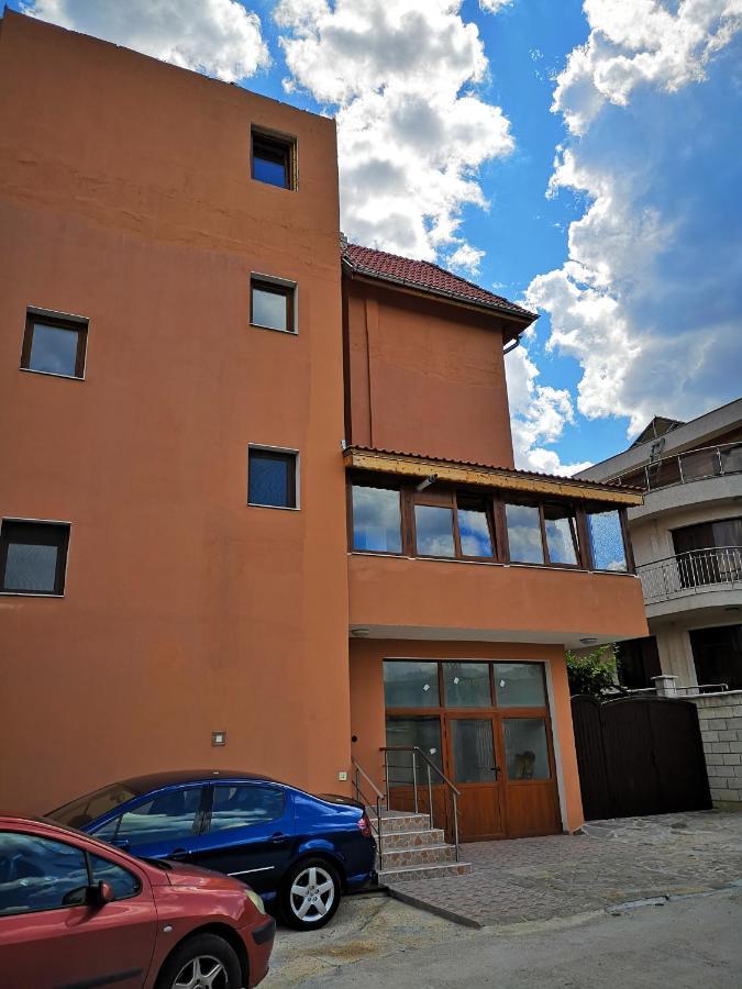 Alfa Guest Rooms With Parking Варна Екстер'єр фото