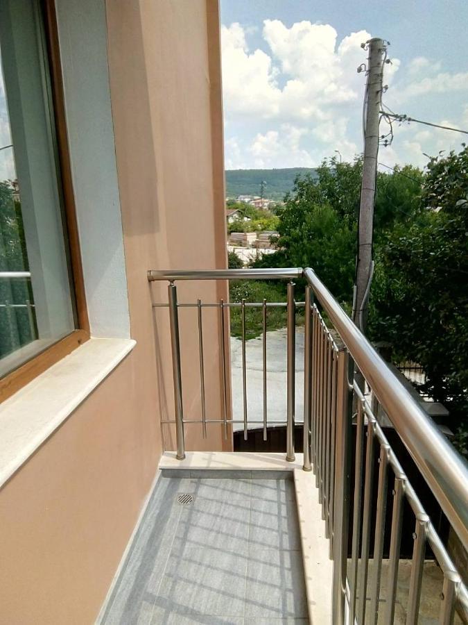 Alfa Guest Rooms With Parking Варна Екстер'єр фото