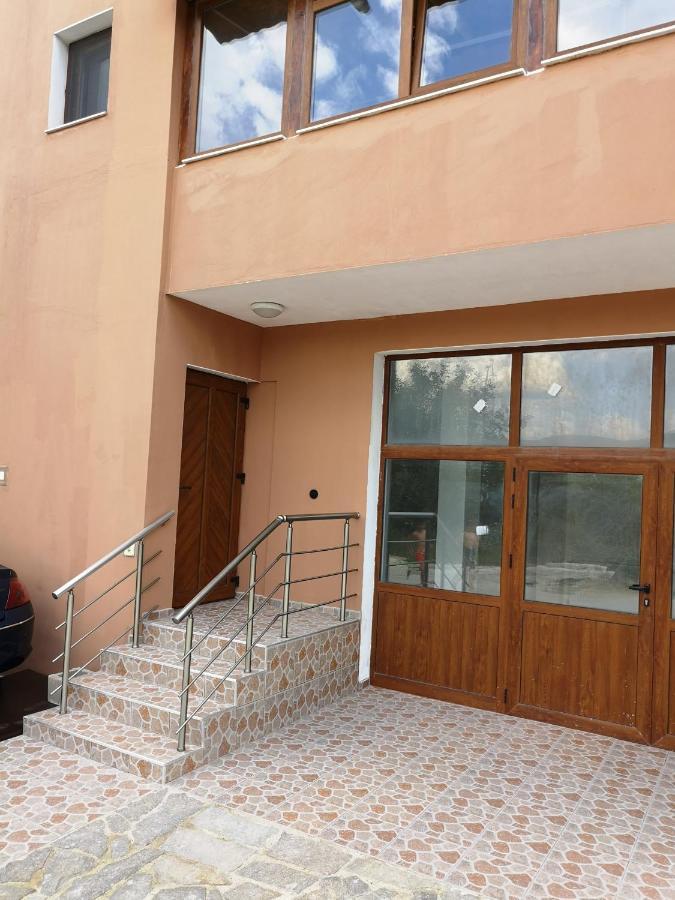 Alfa Guest Rooms With Parking Варна Екстер'єр фото