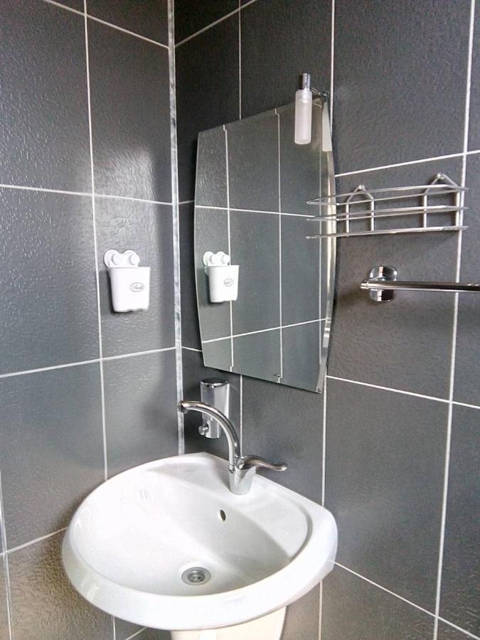 Alfa Guest Rooms With Parking Варна Екстер'єр фото