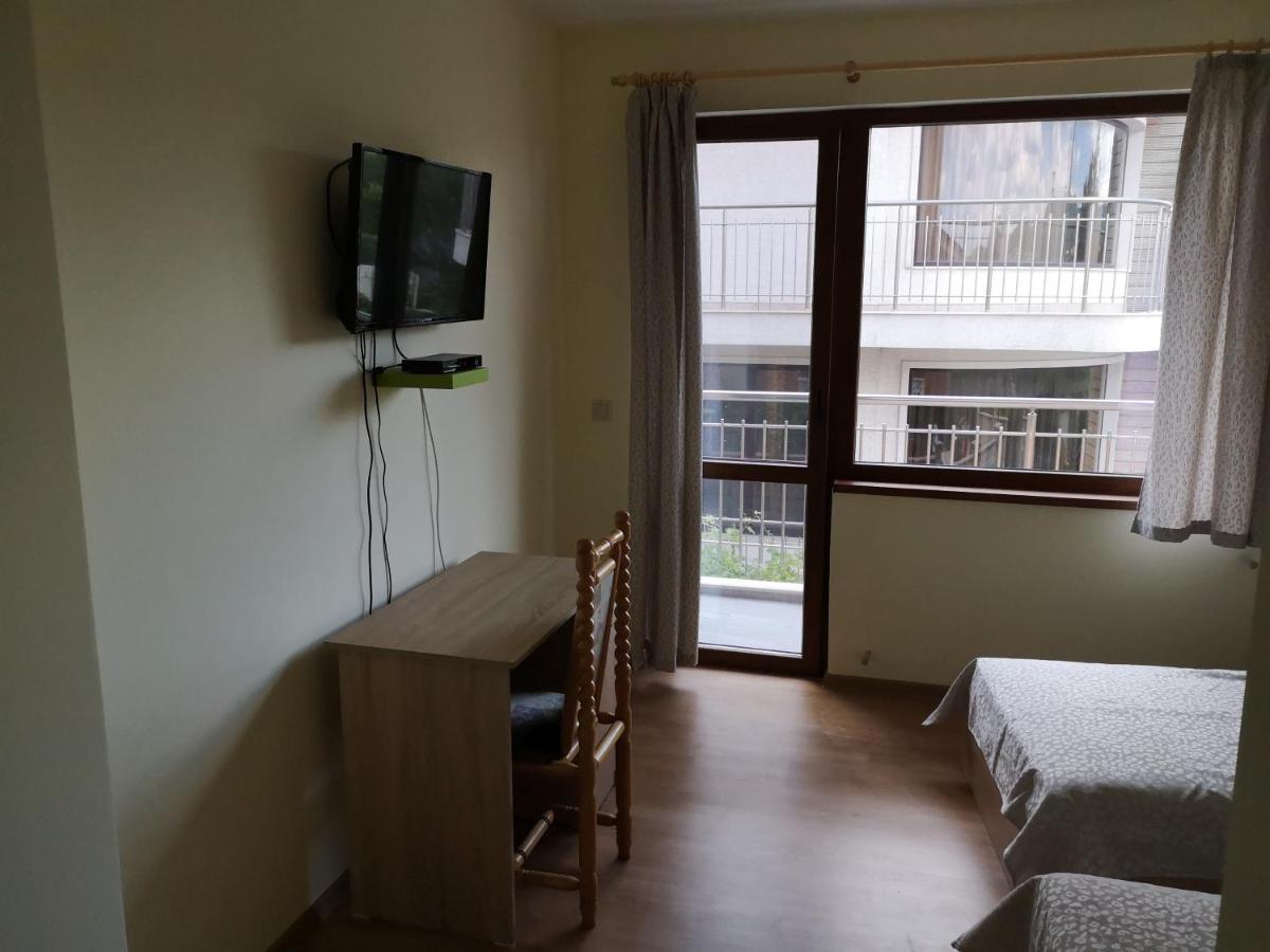 Alfa Guest Rooms With Parking Варна Екстер'єр фото