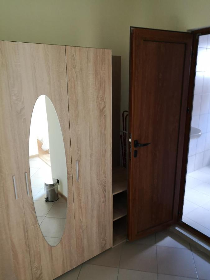 Alfa Guest Rooms With Parking Варна Екстер'єр фото