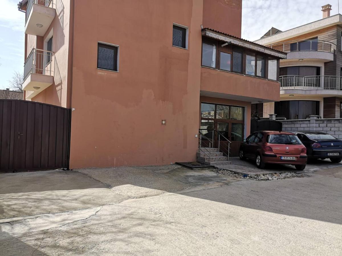 Alfa Guest Rooms With Parking Варна Екстер'єр фото