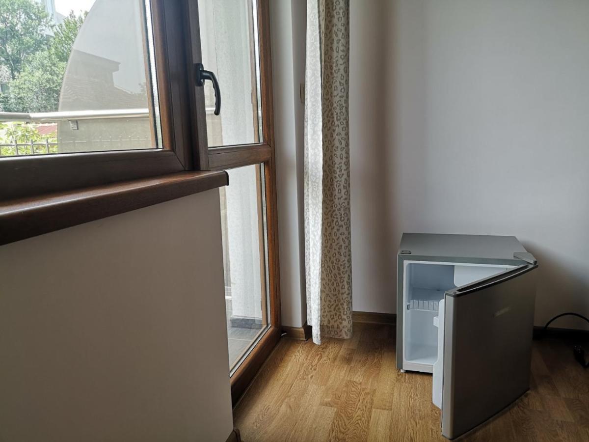 Alfa Guest Rooms With Parking Варна Екстер'єр фото